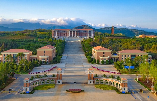“云南大学地球系统科学研究中心”成立